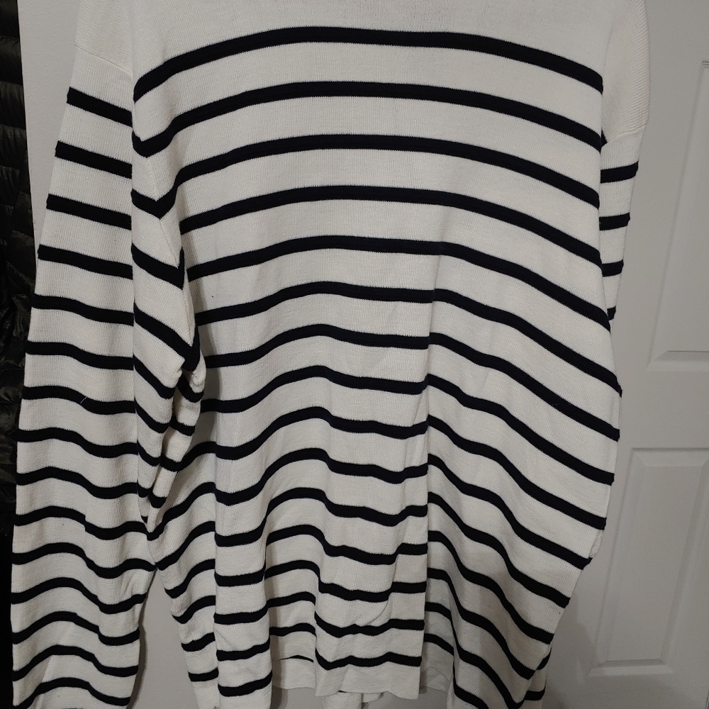Sweater - Picture 8 of 10